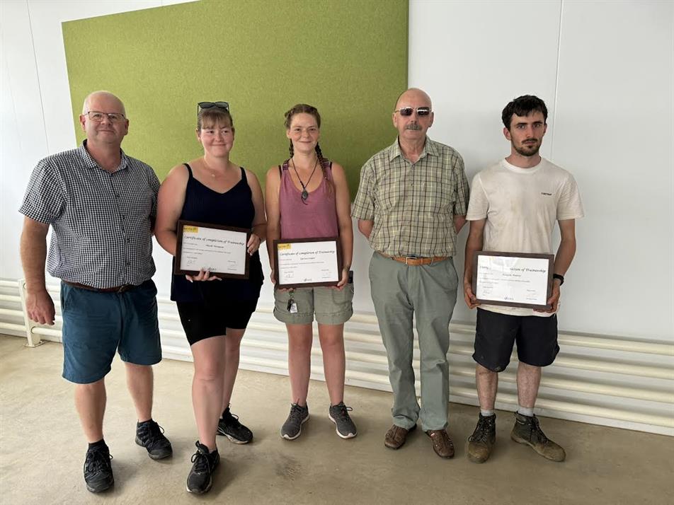 Wayne Eady, Managing Director Volmary, Nicole Hempson, Larissa Cooper, Peter Horsfield, Course Tutor, Keegan Pearce